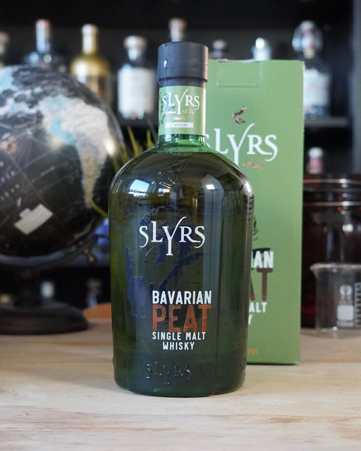 SLYRS Single Malt Whisky Bavarian Peat - Deutschergin.de - 4250826903443 - Slyrs Destillerie